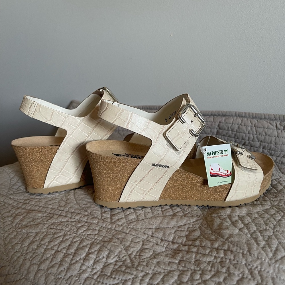 Mephisto Women's Cream Sandals